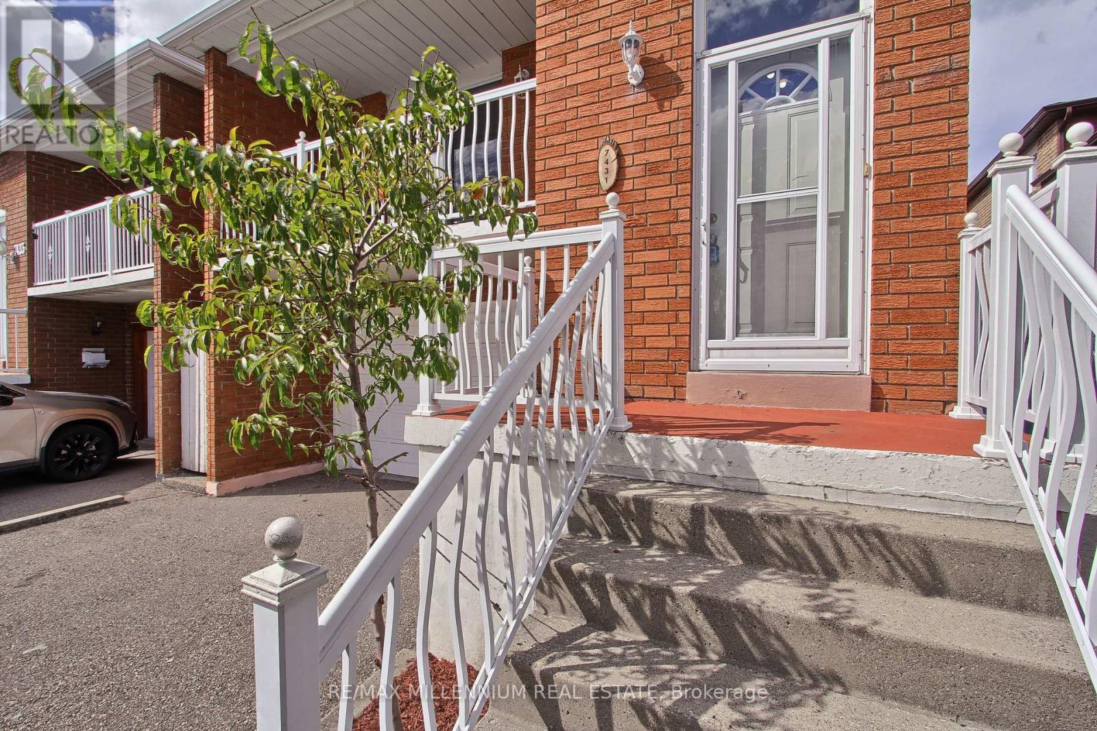 7431 Sigsbee Drive, Mississauga, ON