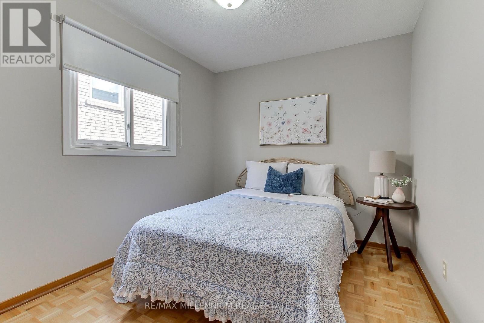7431 Sigsbee Drive, Mississauga, ON
