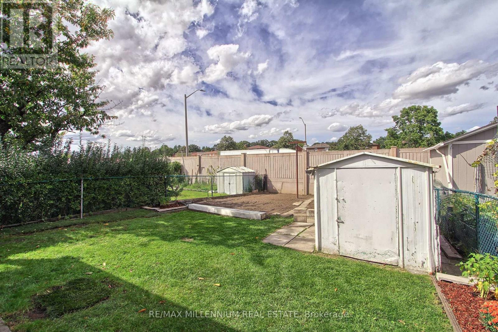 7431 Sigsbee Drive, Mississauga, ON