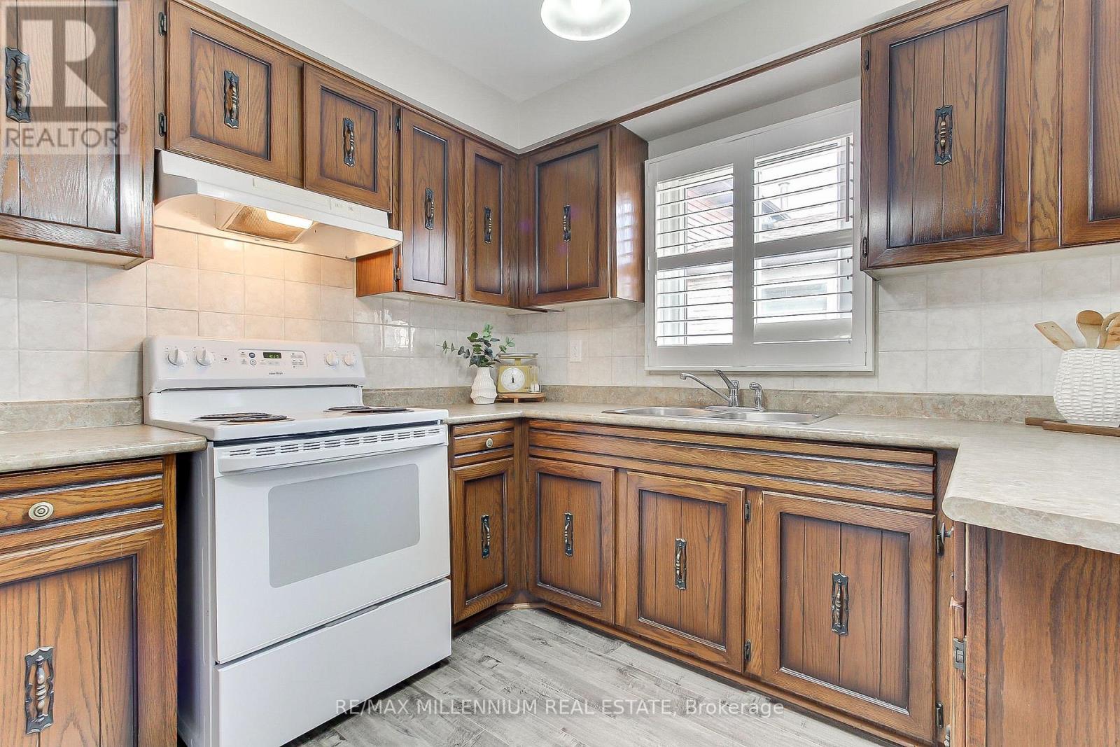 California Shutters - 7431 Sigsbee Drive, Mississauga, ON