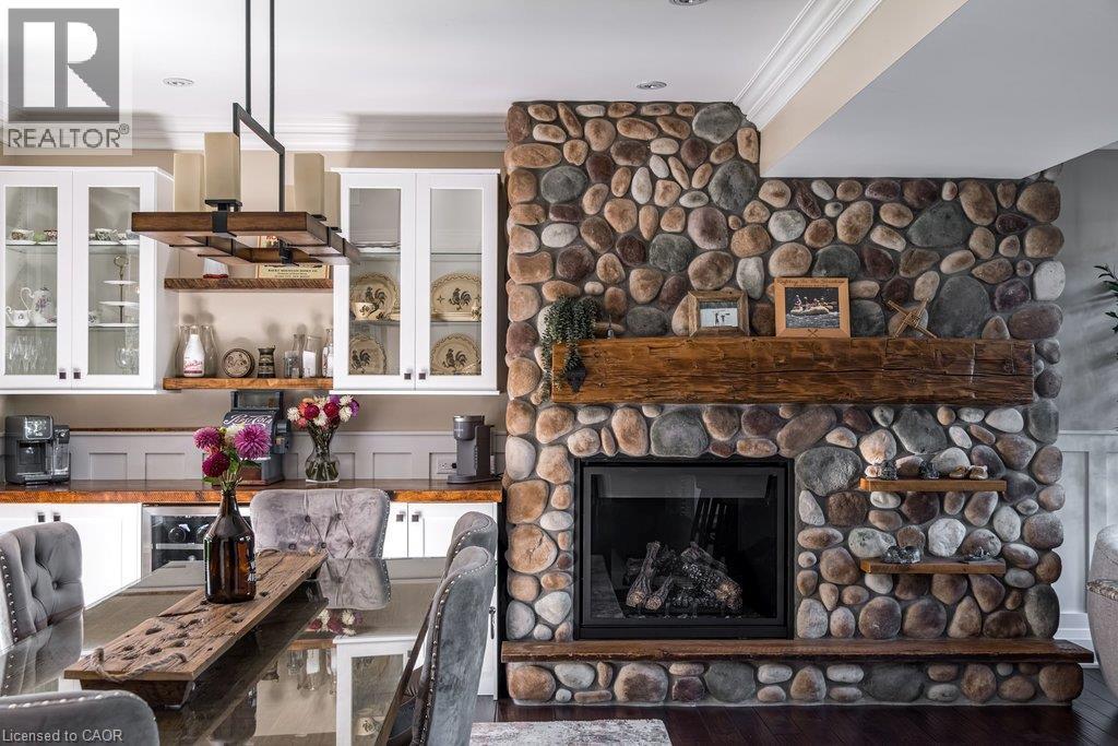 381 Woodworth Court, Ancaster, ON