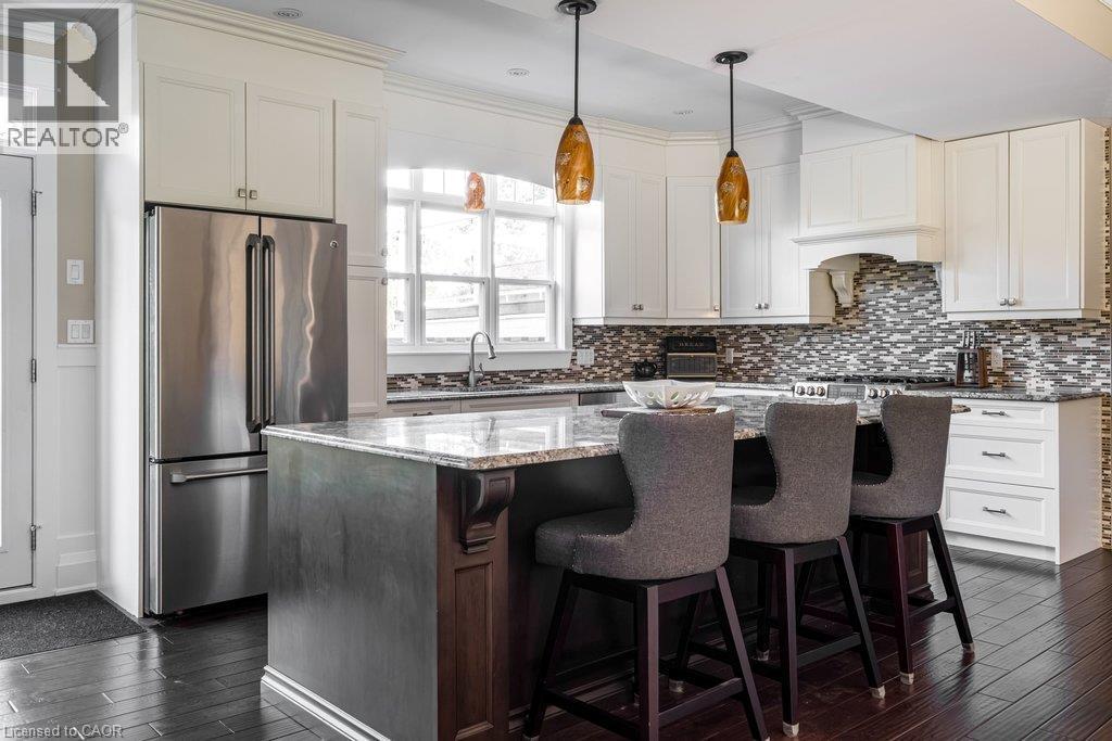381 Woodworth Court, Ancaster, ON
