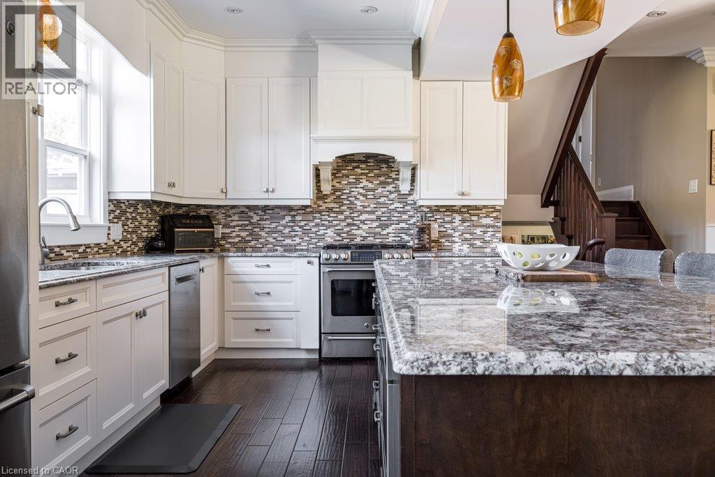 381 Woodworth Court, Ancaster, ON