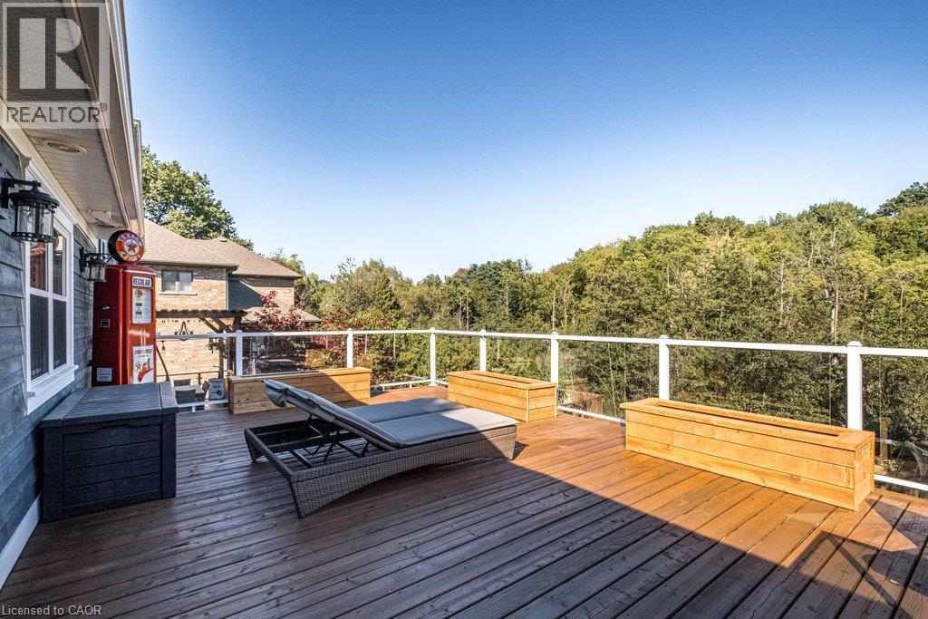 381 Woodworth Court, Ancaster, ON