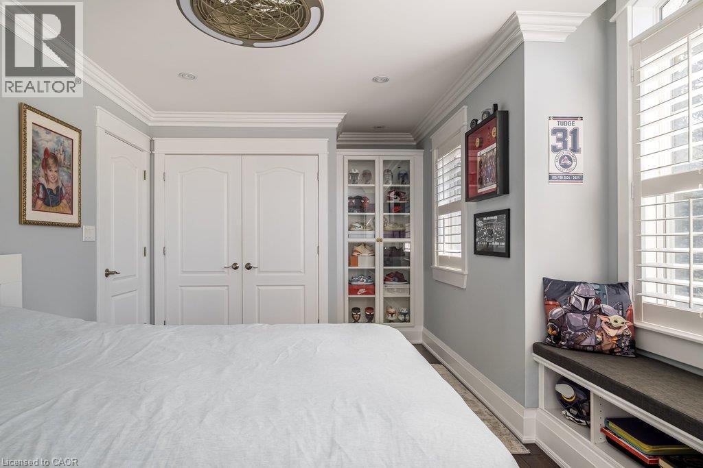 381 Woodworth Court, Ancaster, ON