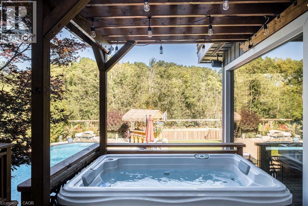 381 Woodworth Court, Ancaster, ON