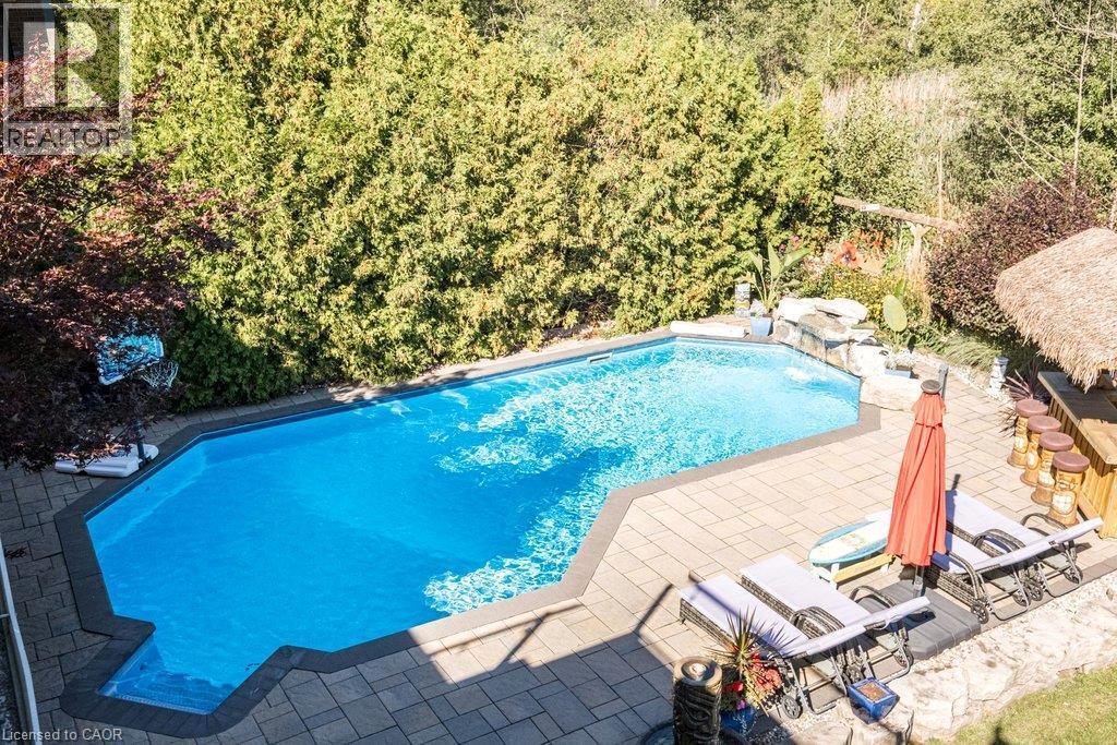 381 Woodworth Court, Ancaster, ON
