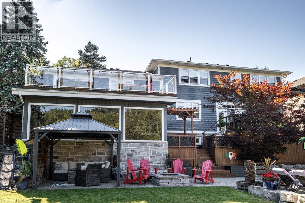 381 Woodworth Court, Ancaster, ON