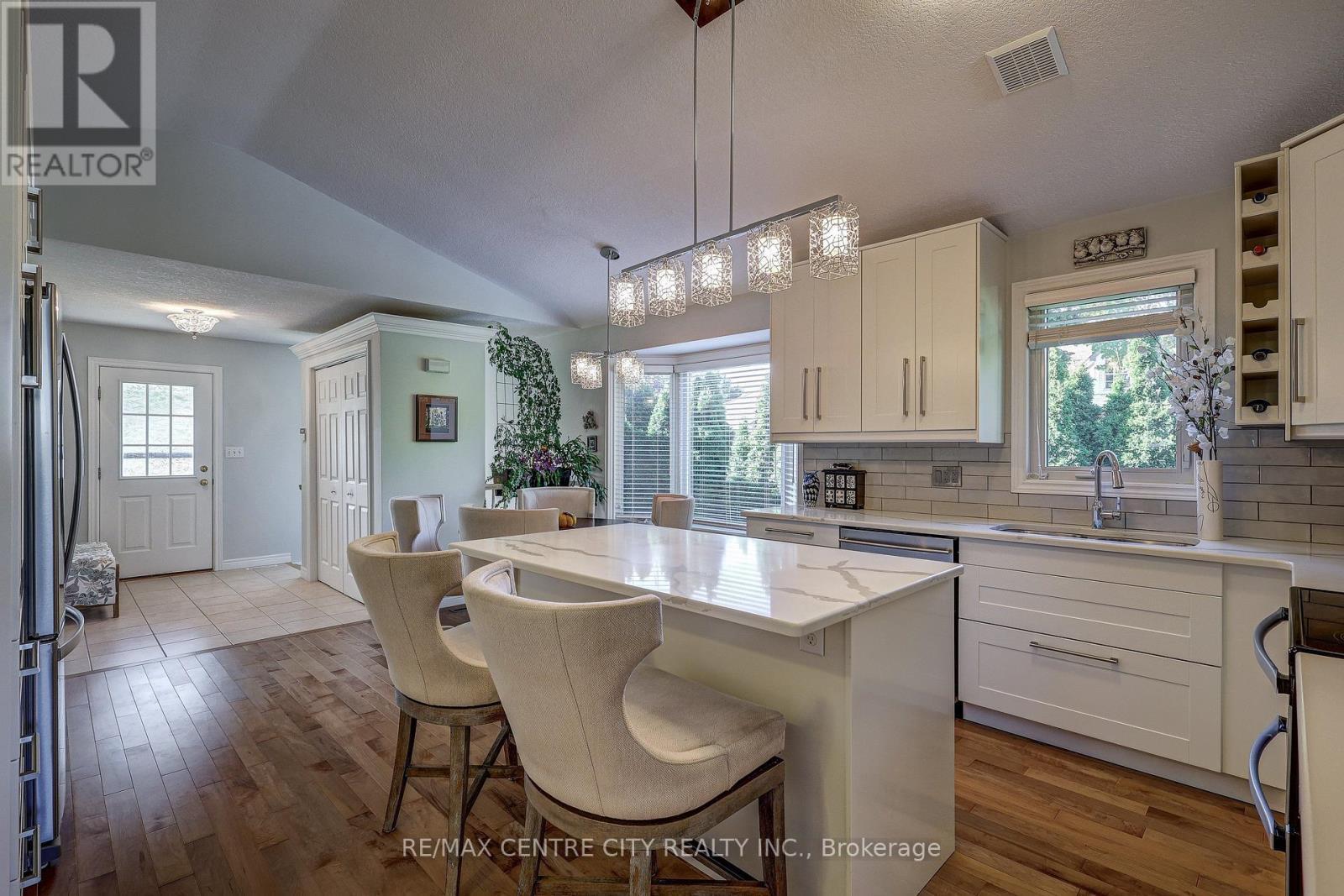 8 - 20 Windemere Place, St. Thomas, ON