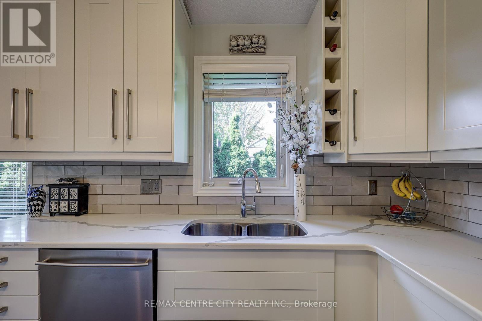 8 - 20 Windemere Place, St. Thomas, ON