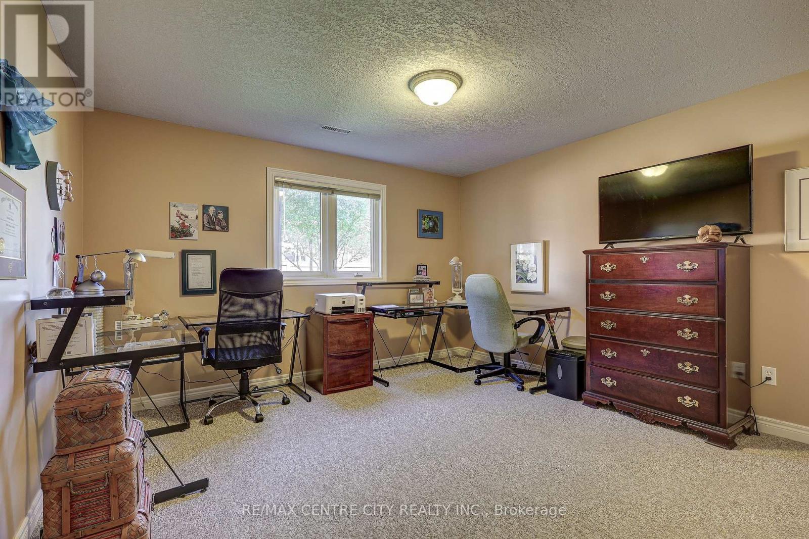8 - 20 Windemere Place, St. Thomas, ON