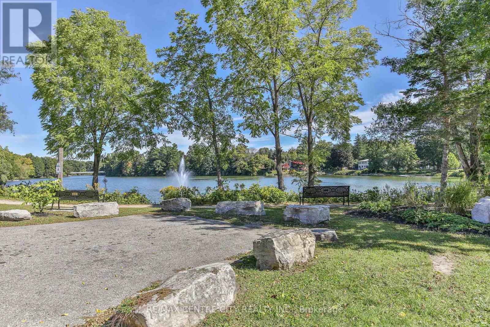 10 Concession Street E, Tillsonburg, ON