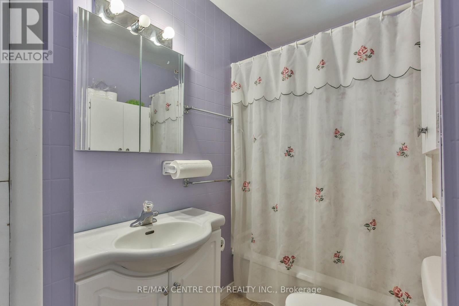 10 Concession Street E, Tillsonburg, ON
