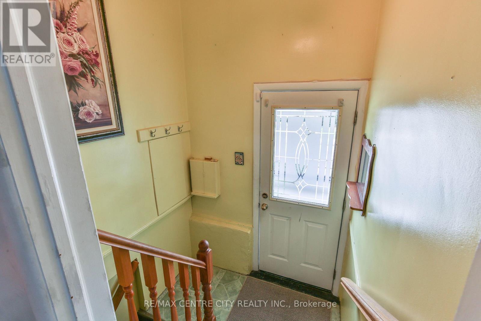 10 Concession Street E, Tillsonburg, ON