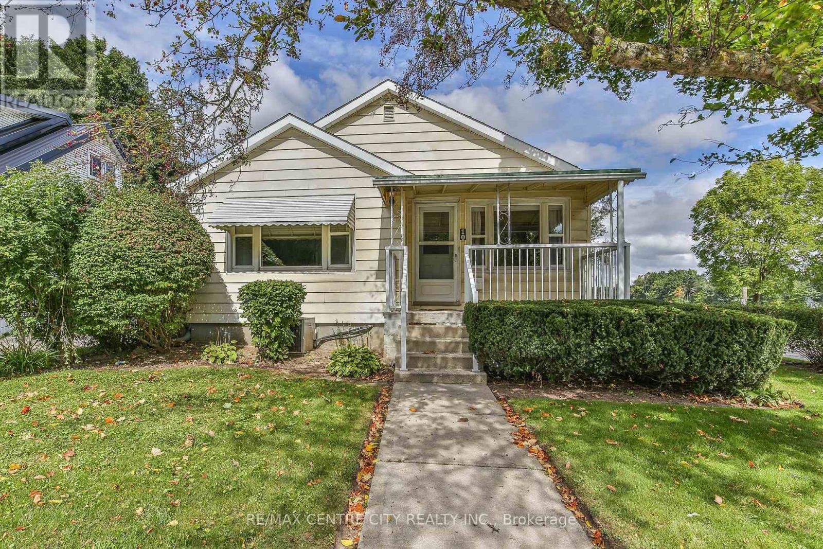 10 Concession Street E, Tillsonburg, ON