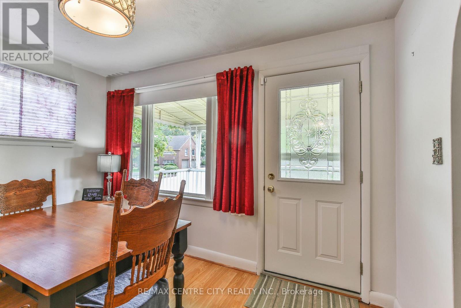 10 Concession Street E, Tillsonburg, ON