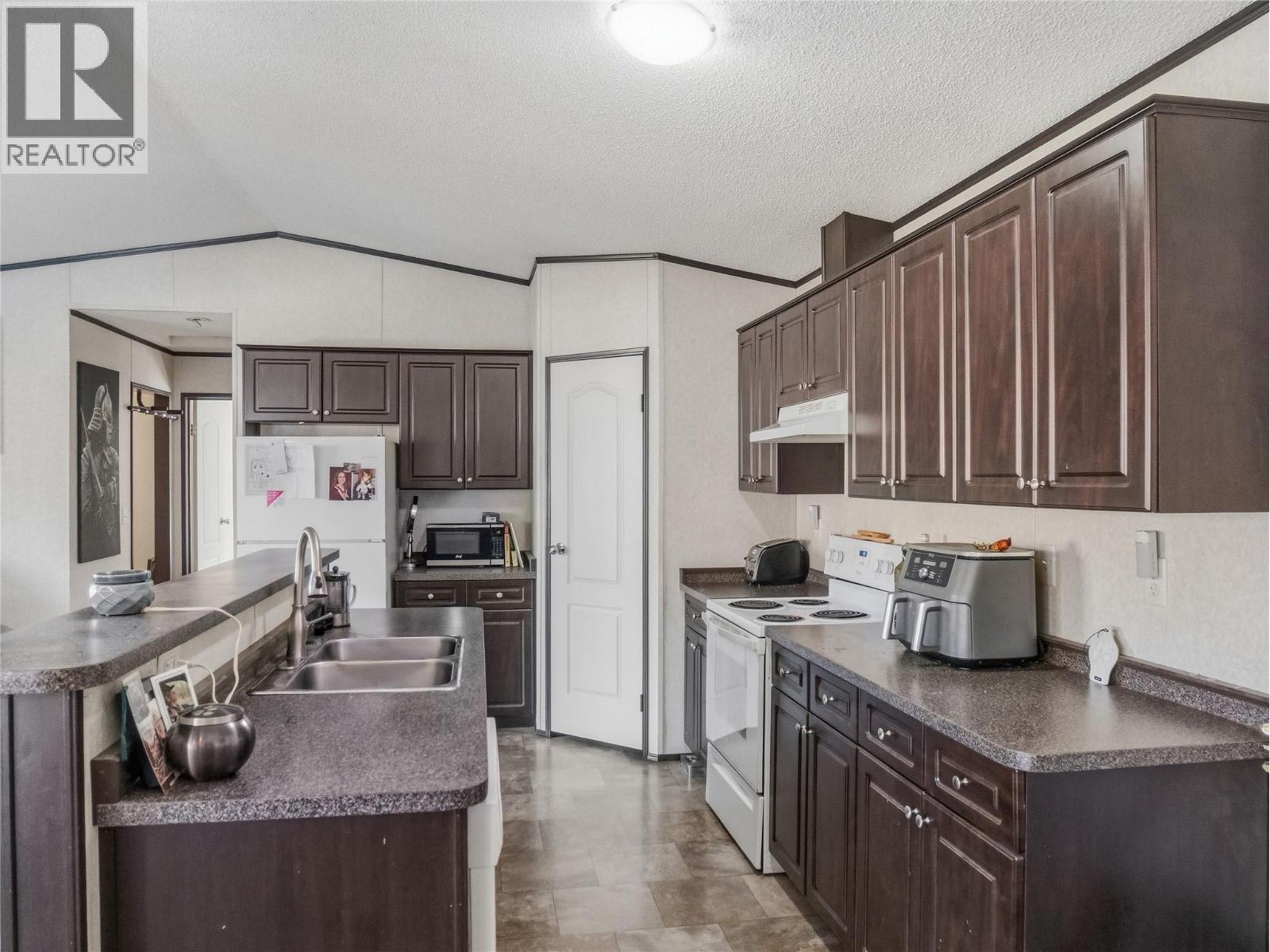 10111 253 Road, Dawson Creek, BC