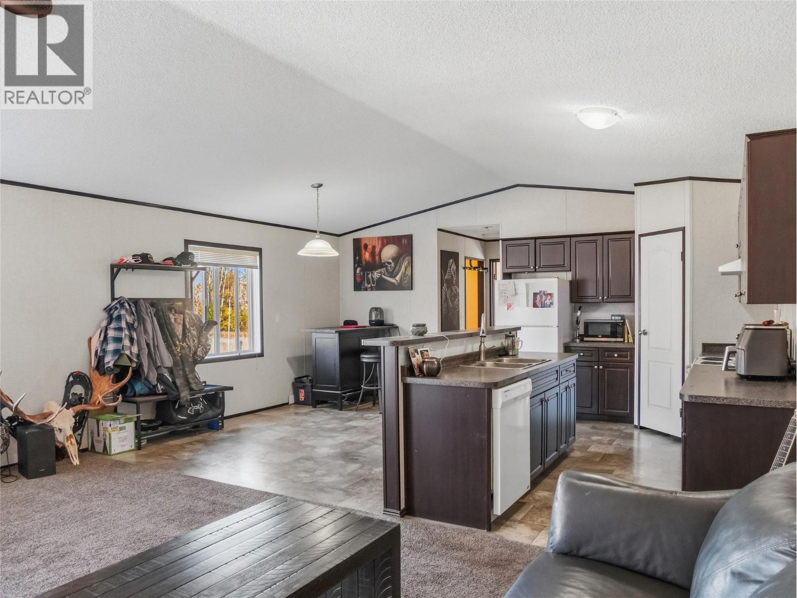 10111 253 Road, Dawson Creek, BC