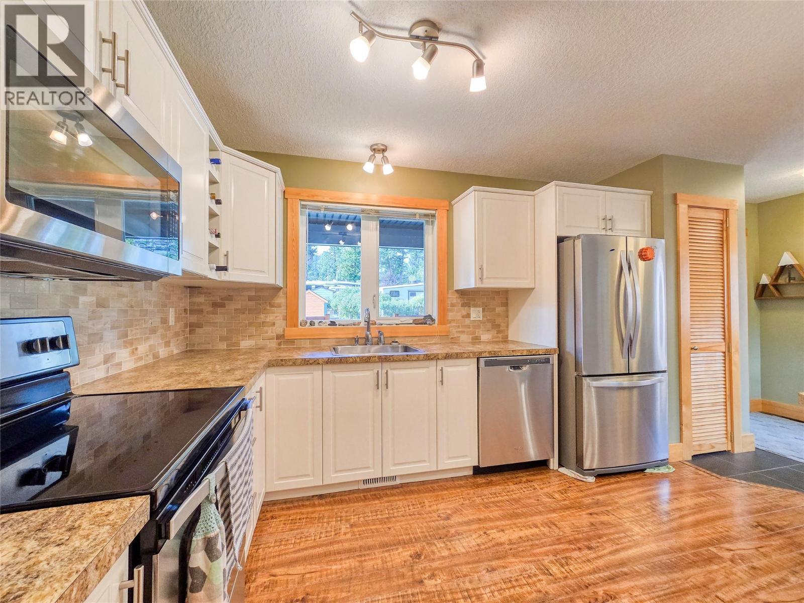 4868 Riverview Drive Unit# 81, Edgewater, BC