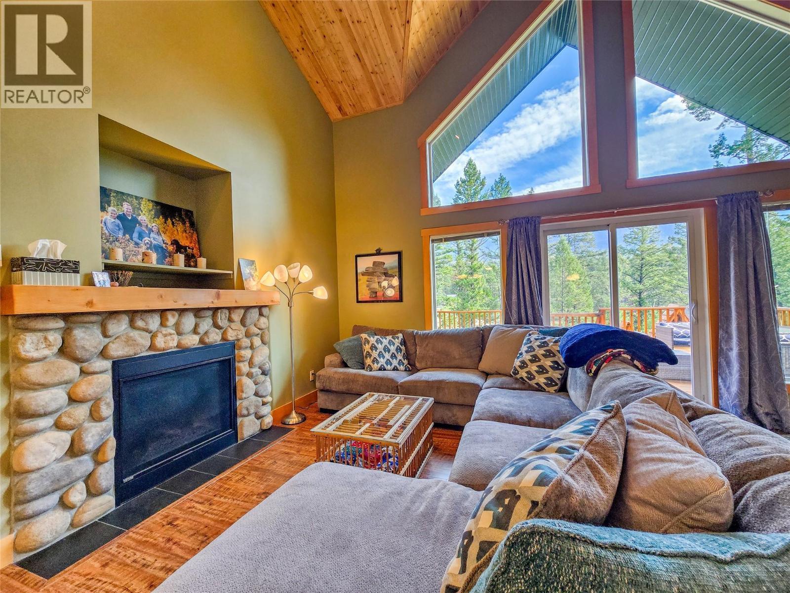 4868 Riverview Drive Unit# 81, Edgewater, BC