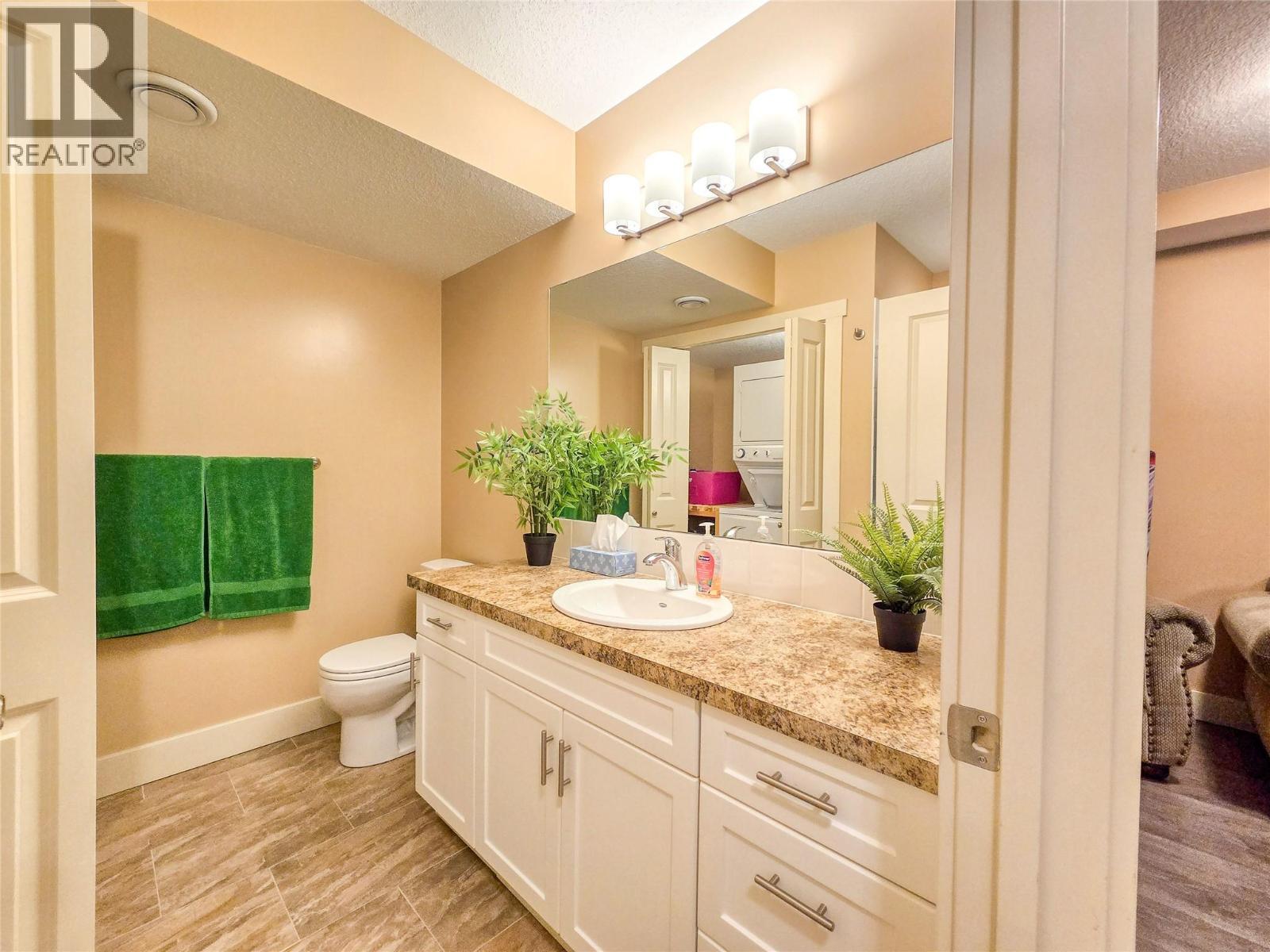 4868 Riverview Drive Unit# 81, Edgewater, BC