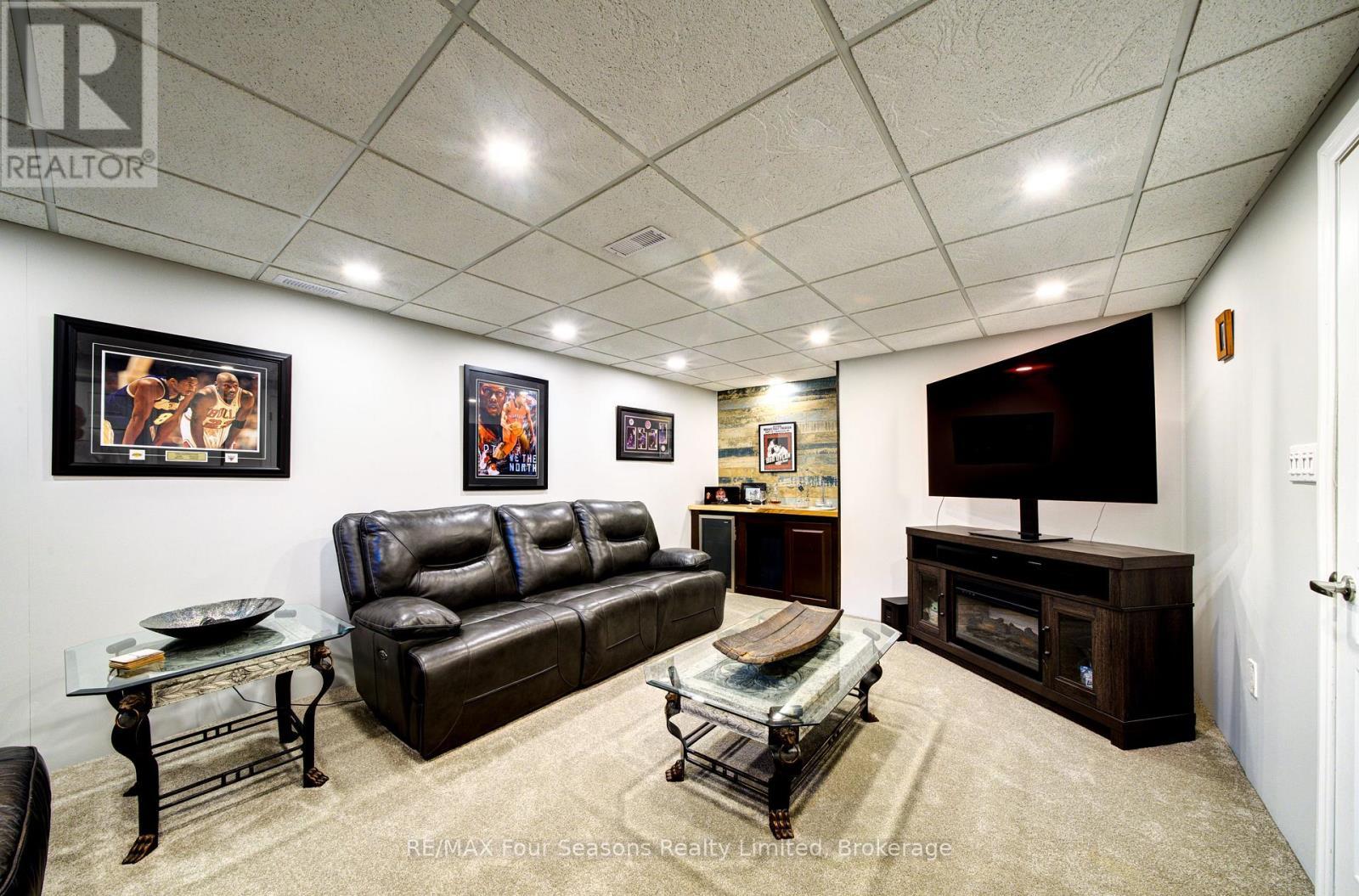 17 Collship Lane, Collingwood, ON
