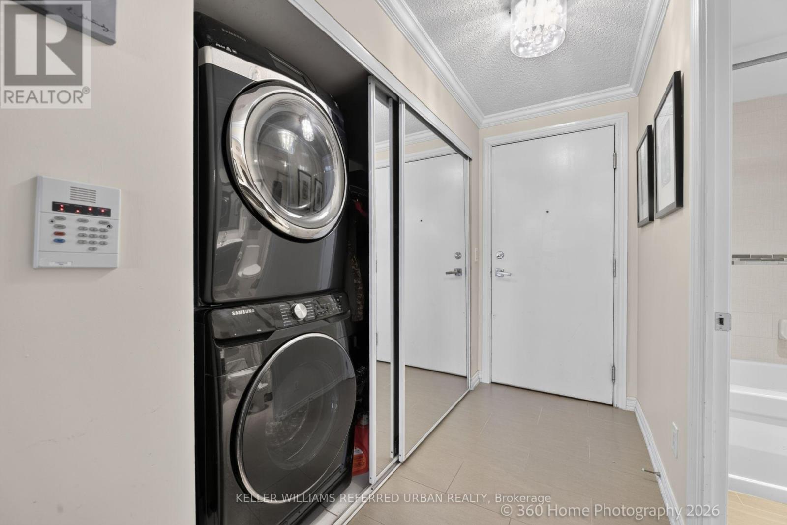 Full-Size Samsung Washer and Dryer! - 339 - 250 Wellington Street W, Toronto, ON
