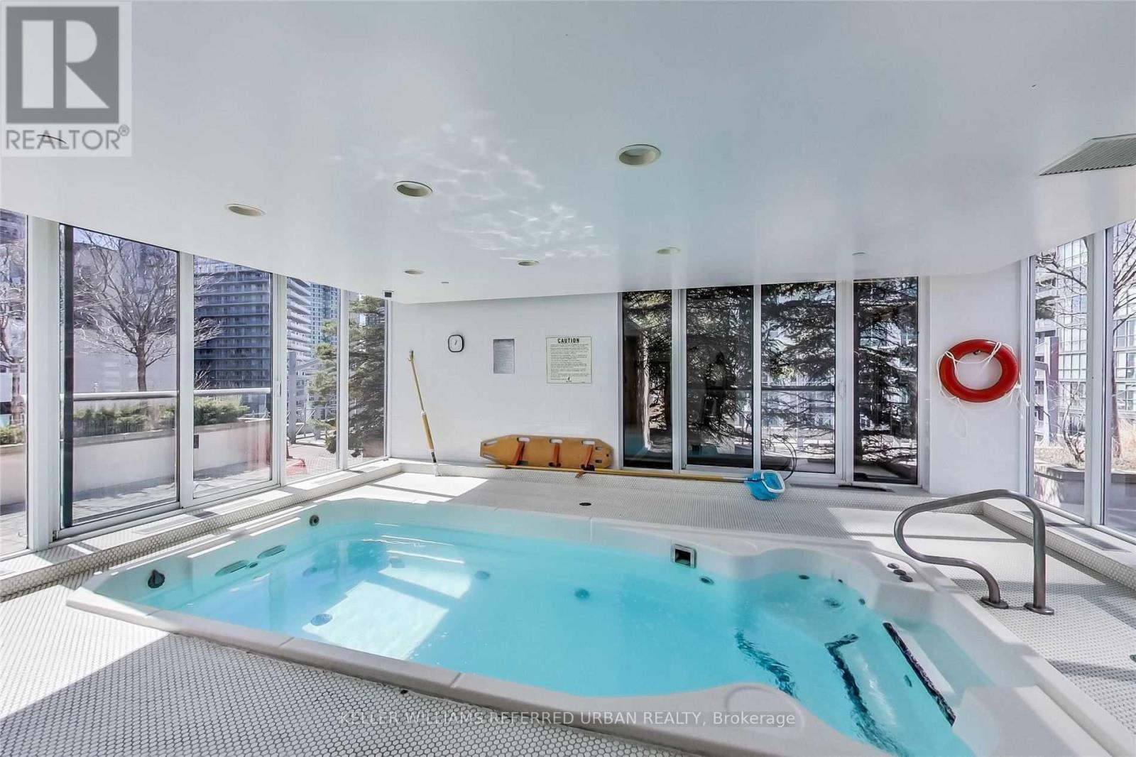 Enjoy a Workout Pool Jaccuzzi - 339 - 250 Wellington Street W, Toronto, ON