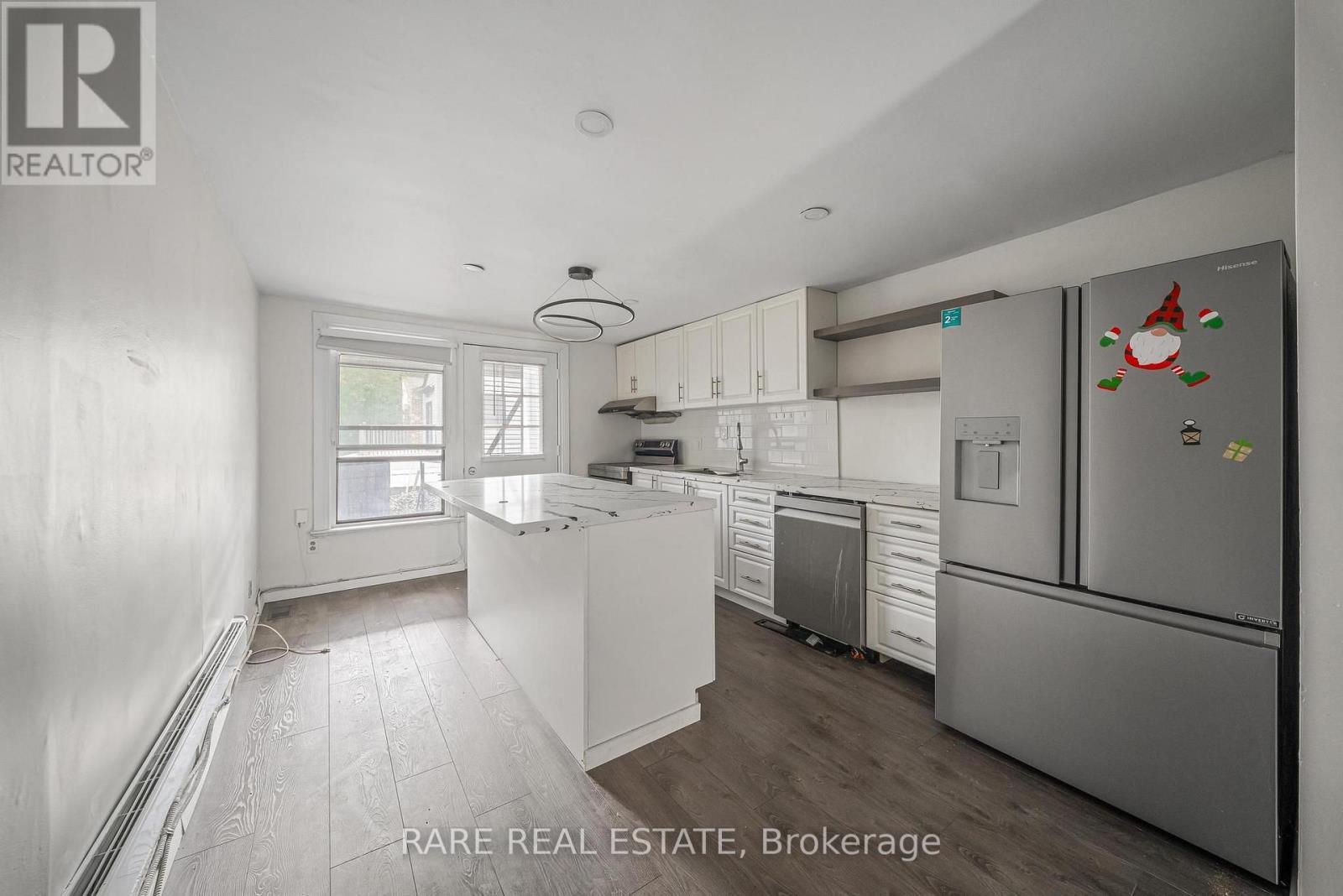 200 Bathurst Street, Toronto, ON
