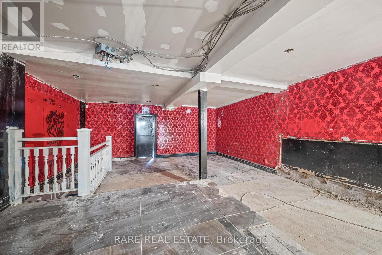 200 Bathurst Street, Toronto, ON