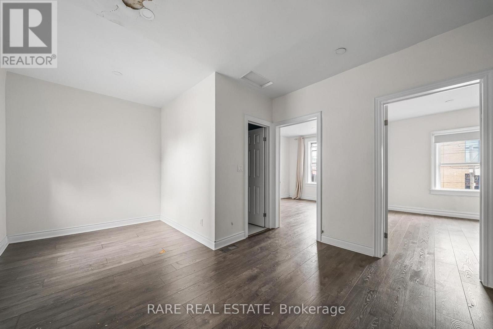 200 Bathurst Street, Toronto, ON