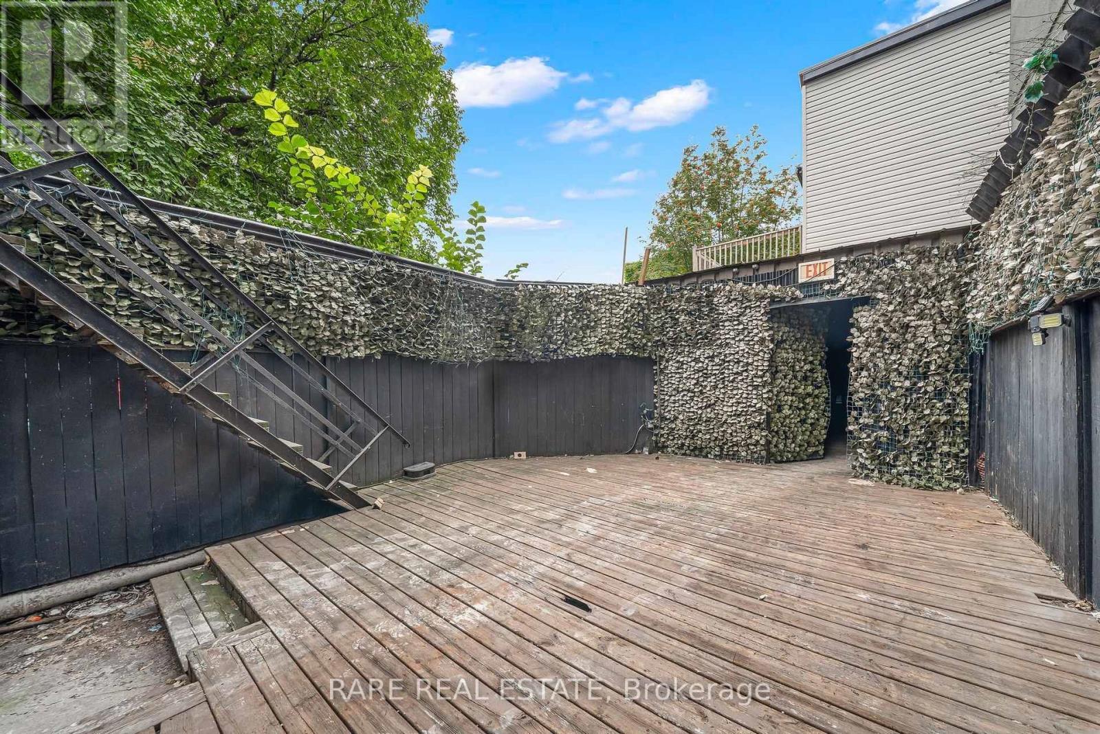200 Bathurst Street, Toronto, ON
