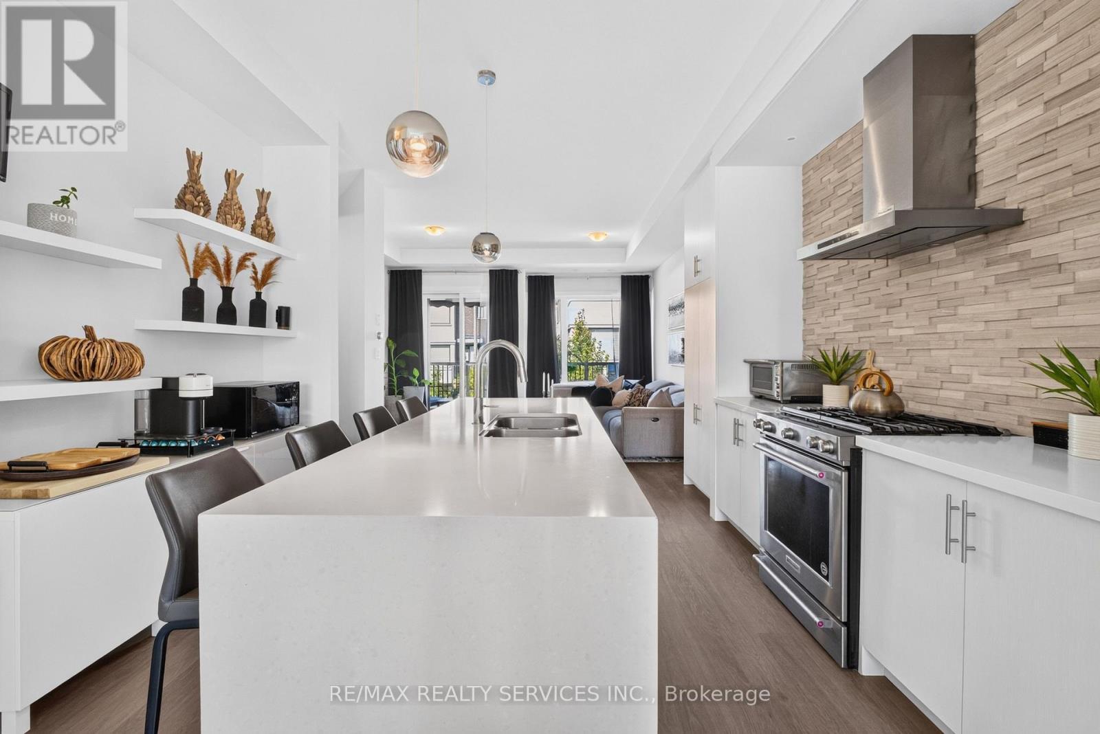 3878 Major Mackenzie Drive W, Vaughan, ON