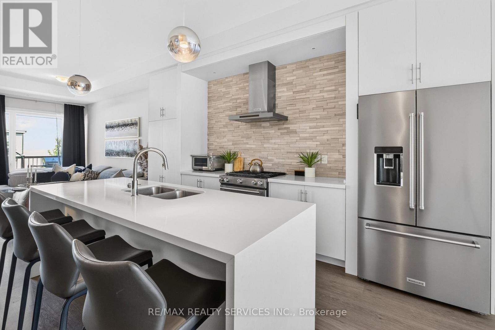 3878 Major Mackenzie Drive W, Vaughan, ON