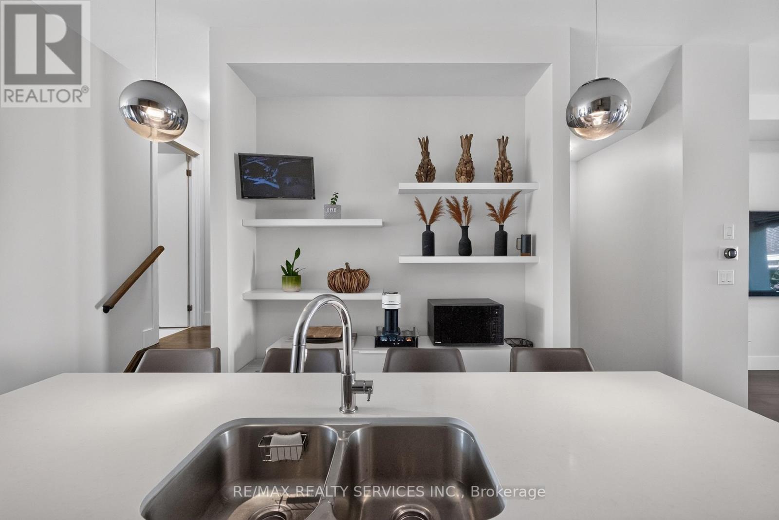 3878 Major Mackenzie Drive W, Vaughan, ON
