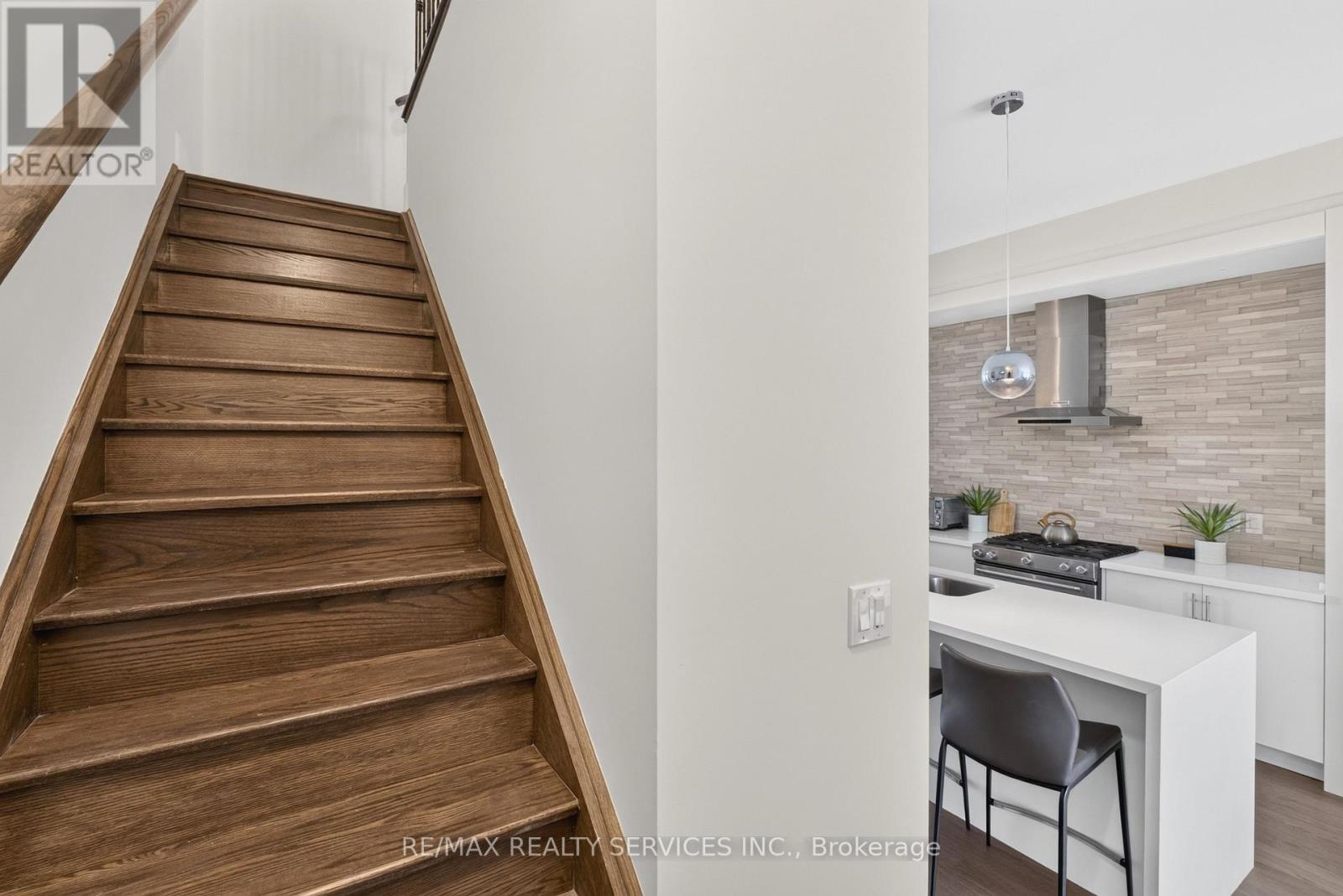 3878 Major Mackenzie Drive W, Vaughan, ON