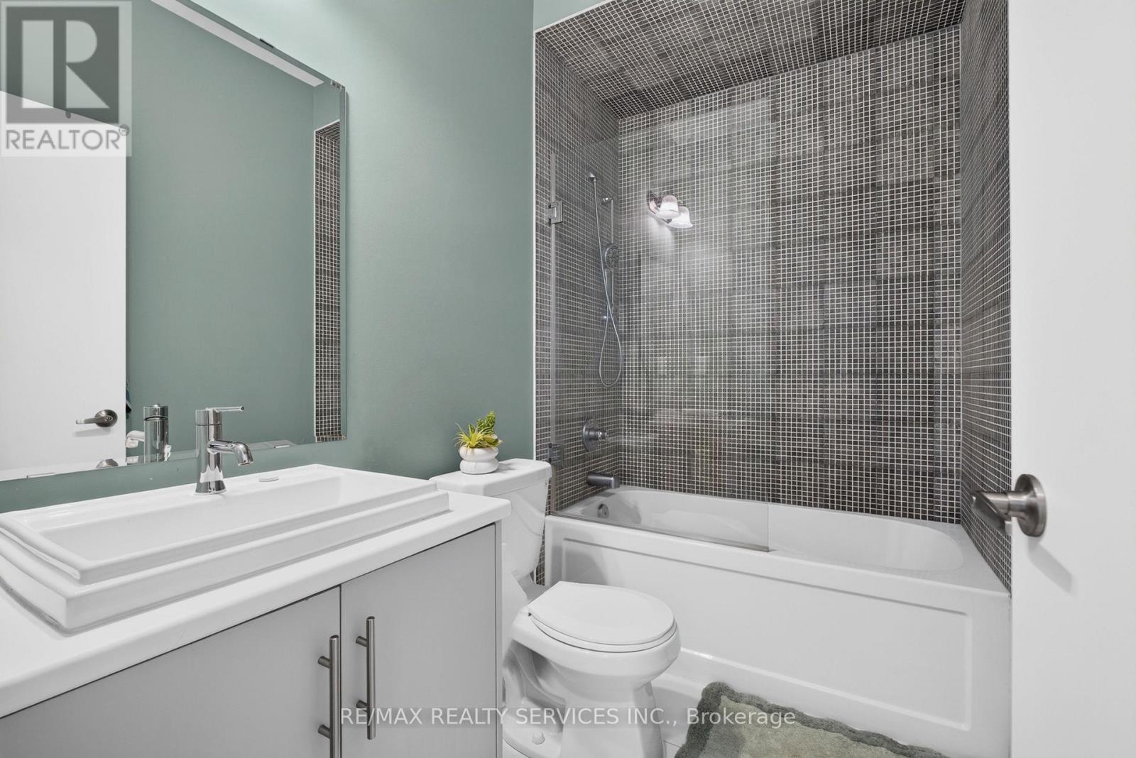 3878 Major Mackenzie Drive W, Vaughan, ON