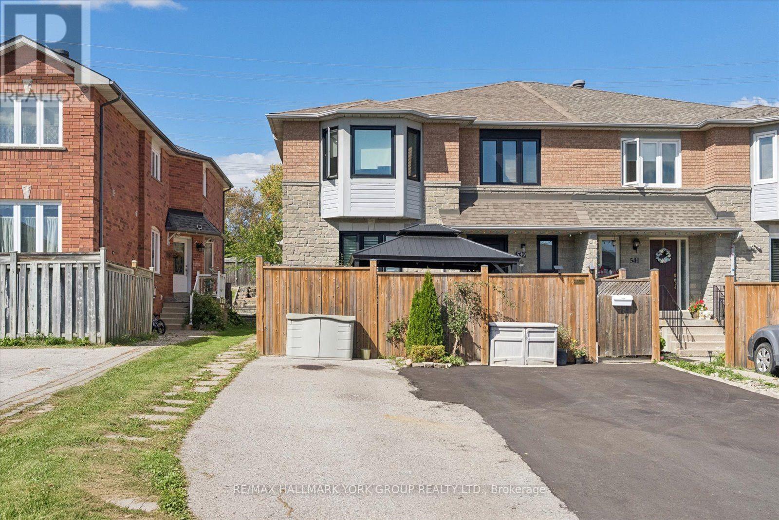 537 Walpole Crescent, Newmarket, ON