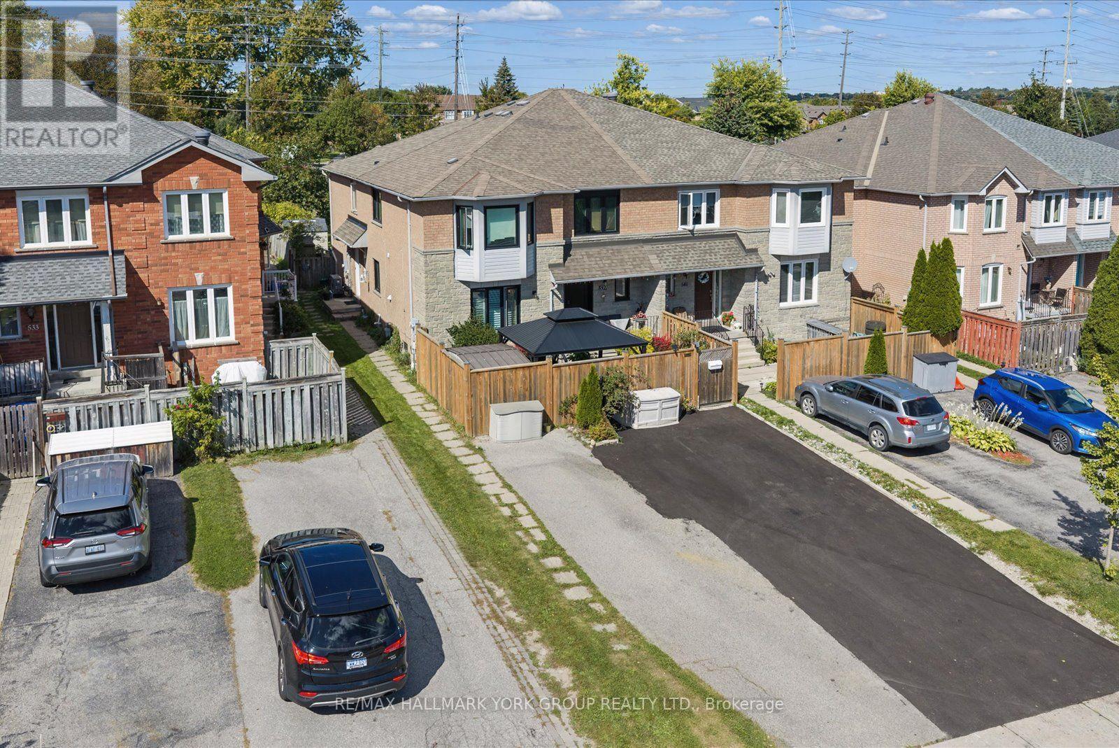 537 Walpole Crescent, Newmarket, ON