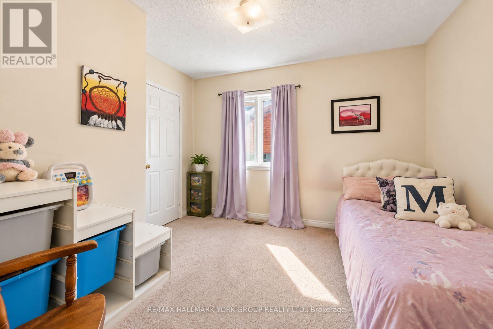 537 Walpole Crescent, Newmarket, ON