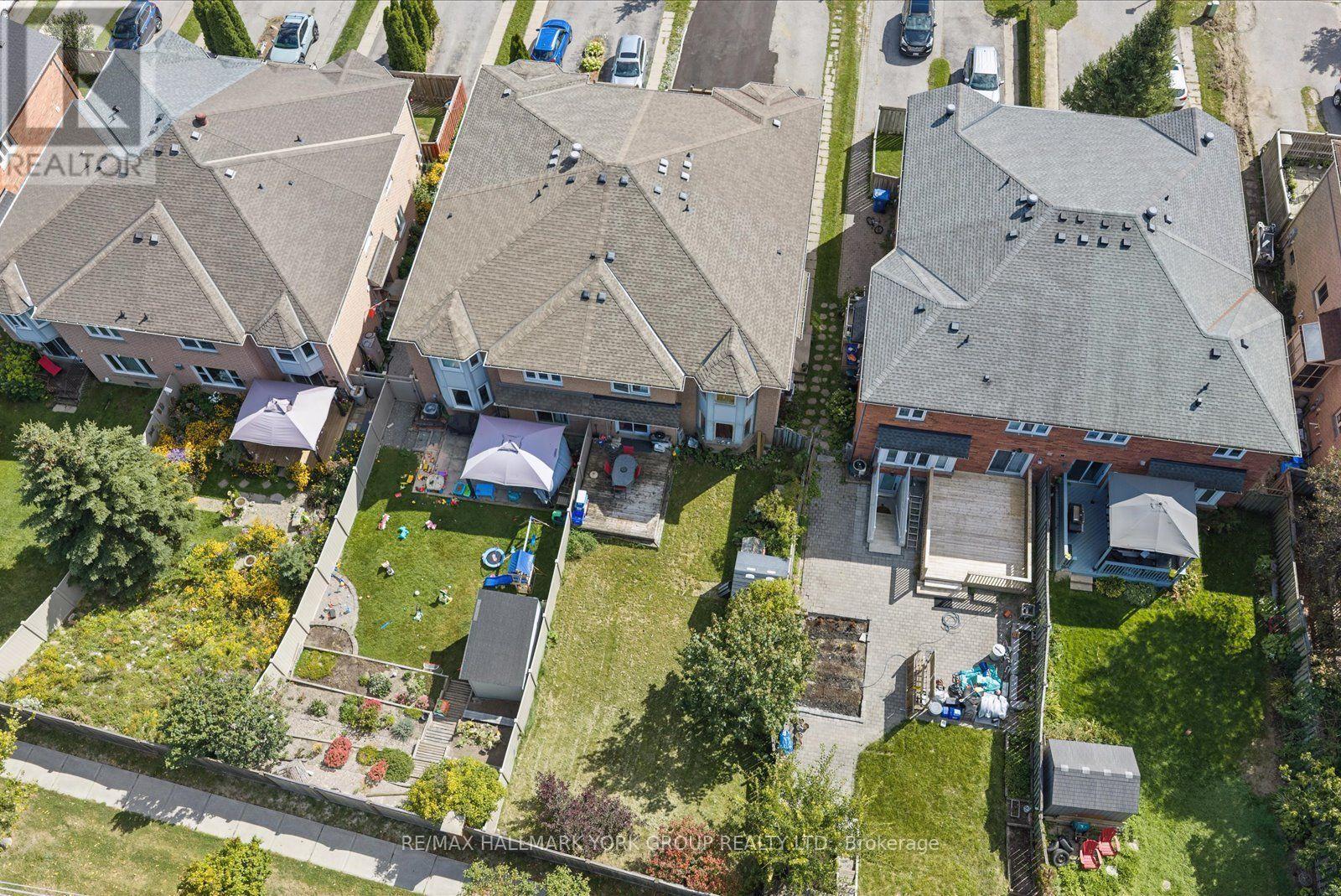 537 Walpole Crescent, Newmarket, ON