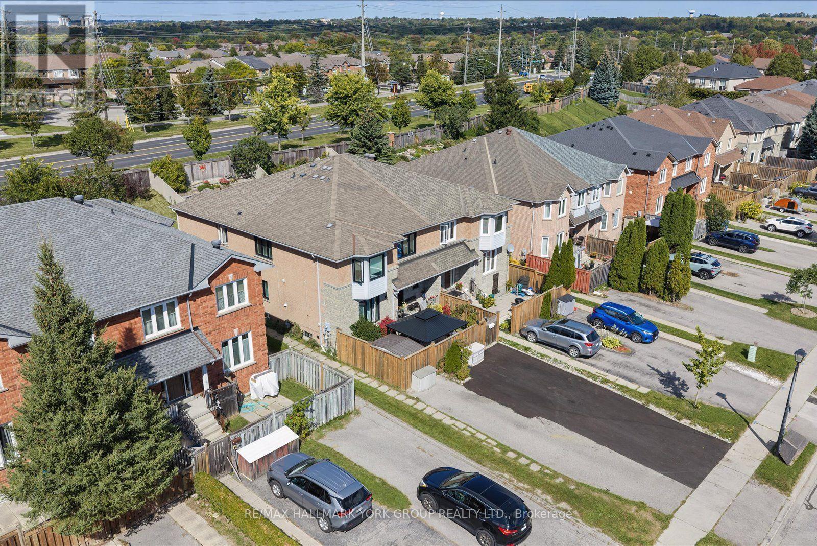 537 Walpole Crescent, Newmarket, ON