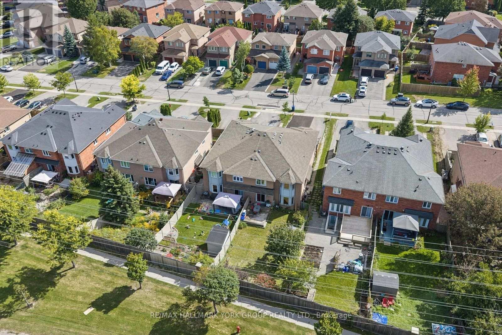 537 Walpole Crescent, Newmarket, ON