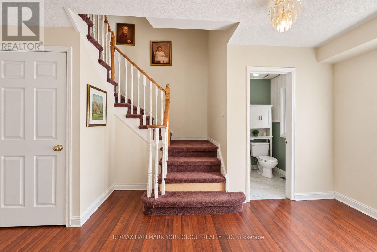 537 Walpole Crescent, Newmarket, ON