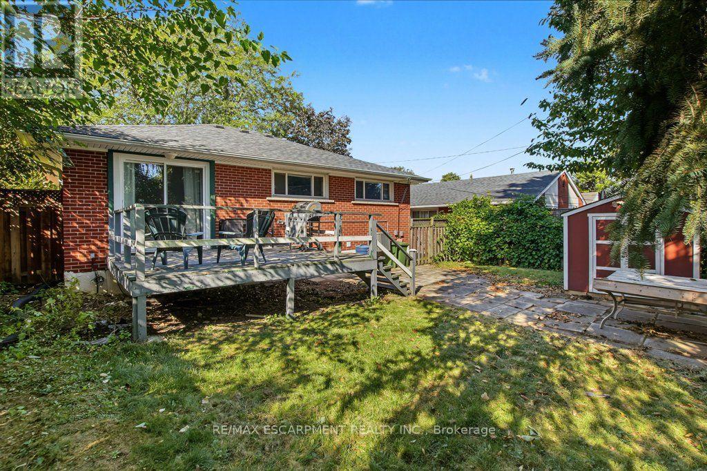 15 Carwyn Crescent, Hamilton, ON
