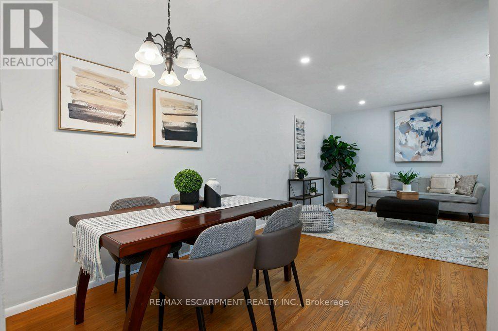 15 Carwyn Crescent, Hamilton, ON