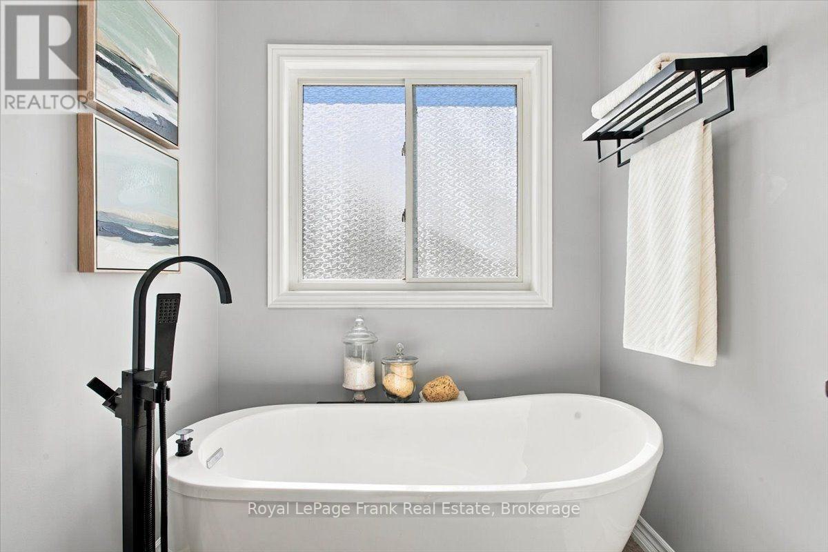 34 Freer Crescent, Ajax (Northwest Ajax), ON