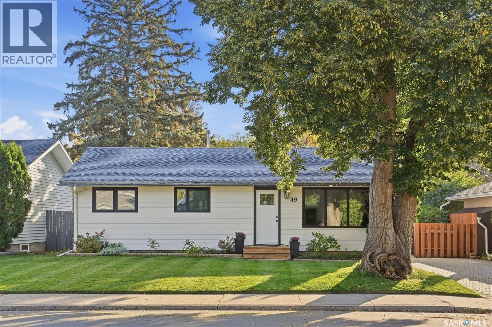 49 Mackenzie Crescent, Saskatoon, SK