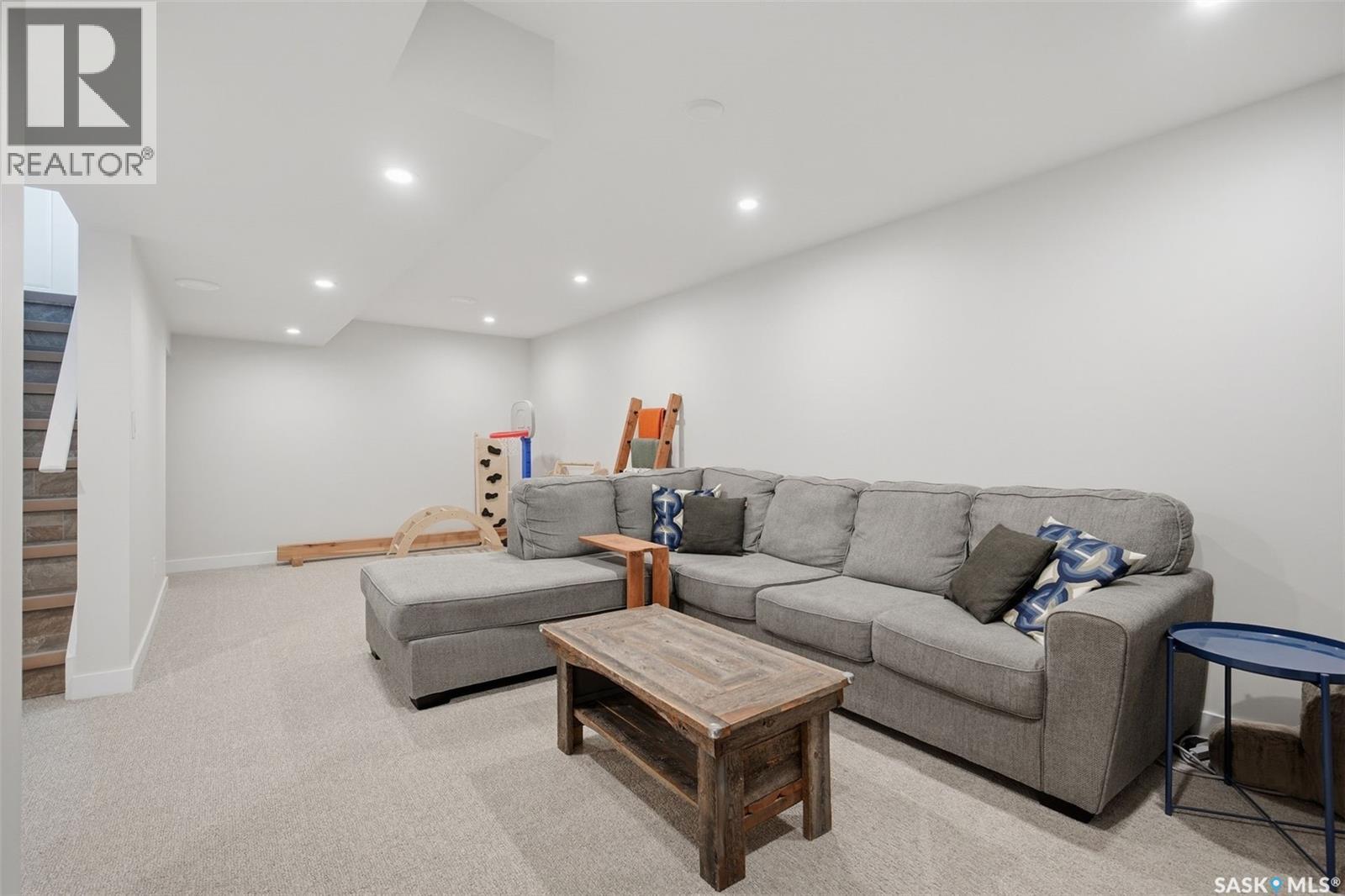 49 Mackenzie Crescent, Saskatoon, SK