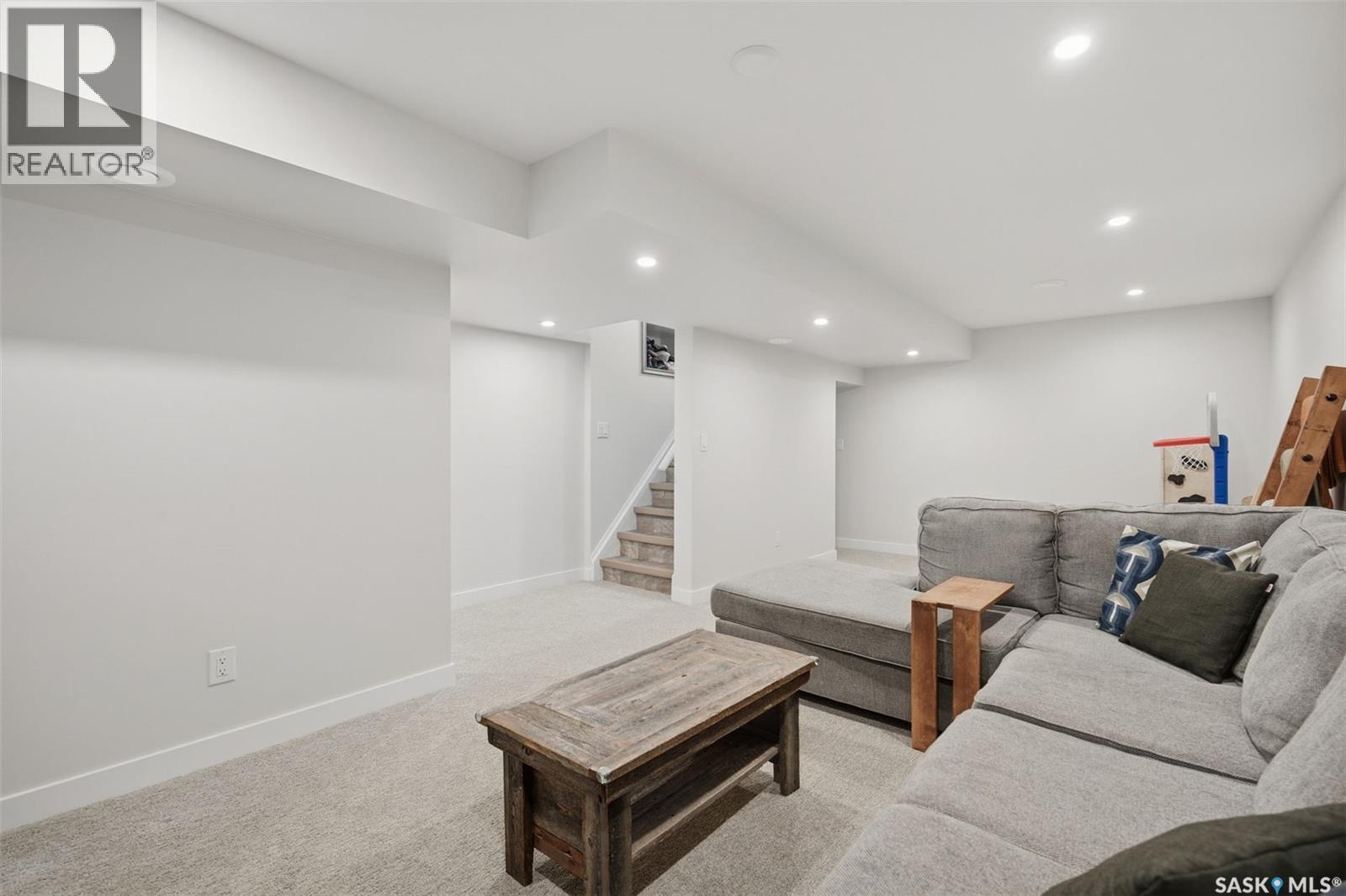 49 Mackenzie Crescent, Saskatoon, SK